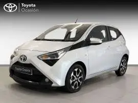 Toyota Aygo 1.0 70 x-play, 14.500 €