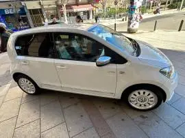 Volkswagen up! 1.0 12V BlueMotion 75 cv, 8.900 €