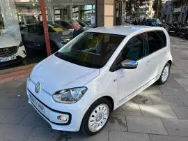 Volkswagen up! 1.0 12V BlueMotion 75 cv, 8.900 €