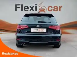 Audi A3 Sportback Black line 35 TFSI 110kW S tro, 18.990 €