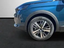 Peugeot 3008  1.5 BlueHDi 96kW S&S  EAT8 Allure Pa, 25.900 €