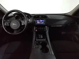 Jaguar F-Pace Pure AWD, 27.950 €