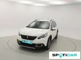 Peugeot 2008   1.2 PureTech 96KW (130CV) Allure, 14.200 €