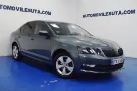 Skoda Octavia 2.0 TDI CR 110KW (150CV) DSG Ambitio, 12.999 €