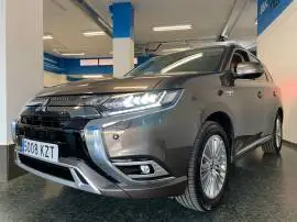 Mitsubishi Outlander 2.4 PHEV KAITEKI AUTO 4WD 224, 23.899 €