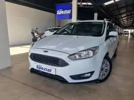 Ford Focus ST 1.0 Ecobost 125 CV, 9.900 €