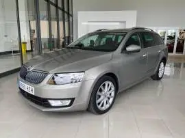 Skoda Octavia Combi 1.6 TDi DSG Elegance, 9.550 €