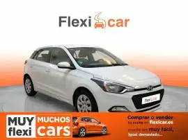 Hyundai i20 1.4 90CV ESENNCE (2015), 8.990 €