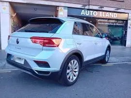 Volkswagen T-Roc 1.5 TSI STYLE, 22.900 €