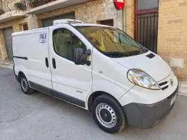 Nissan Primastar furgon largo frigorifico, 11.000 €