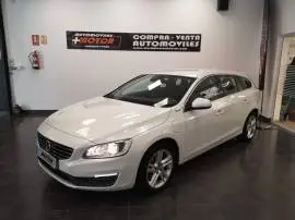 Volvo V60  2.4 D5 Twin AWD Momentum Auto, 16.490 €