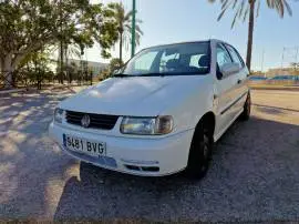 Volkswagen Polo 1.4 80 CV CINCO PUERTAS CERTIFICAD, 1.800 €