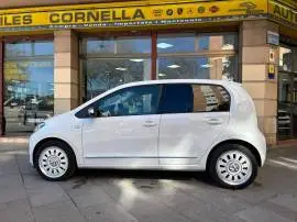 Volkswagen up! 1.0 12V BlueMotion 75 cv, 8.900 €