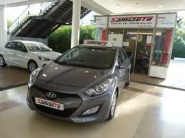 Hyundai i30 HYUNDAI i30 1.4 Klass 5p. muy muy bien, 6.450 €