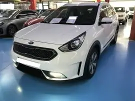 Kia Niro 1.6 GDI HÍBRIDO 141cv DRIVE, 19.975 €