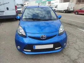 Toyota Aygo 70 City azul, 6.400 €