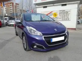 Peugeot 208 1.2 STYLE 82 CV 5P, 9.700 €