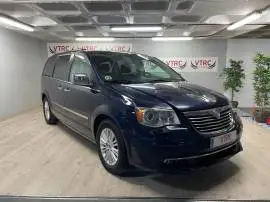 Lancia Voyager 2.8CRDi, 12.800 €