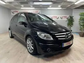 Mercedes Clase B 200 CDi, 8.800 €