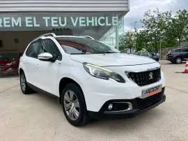 Peugeot 2008 STYLE  5P, 10.900 €