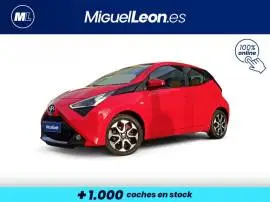 Toyota Aygo 1.0 70 x-play, 10.985 €