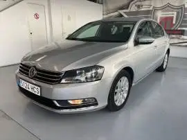 Volkswagen Passat 1.6 TDI 105cv Edition BlueMotion, 7.495 €