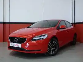 Volvo V40 2.0 122CV T2 Momentum, 15.900 €