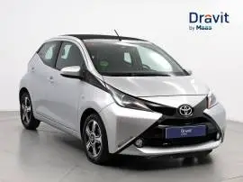 Toyota Aygo 1.0 70 x-play business, 10.990 €