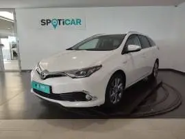 Toyota Auris  1.8 140H Hybrid Advance, 18.400 €