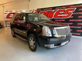 Cadillac Escalade Sport Luxury GLP ECO, 22.900 €