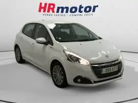 Peugeot 208 Signature, 10.490 €