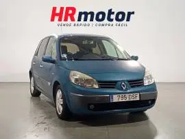 Renault Scénic Confort Dynamique, 3.840 €