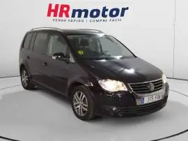 Volkswagen Touran Traveller, 6.890 €