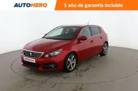 Peugeot 308 1.2 PureTech Allure, 12.899 €