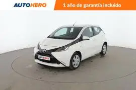 Toyota Aygo 1.0 X-Play, 8.299 €