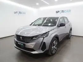 Peugeot 3008  225 e-EAT8 Active Pack, 35.995 €