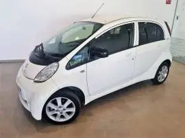 Peugeot iOn 100% electric, 9.990 €