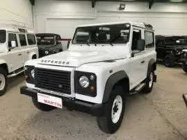 Land-Rover Defender Defender 90 SW E, 44.500 €