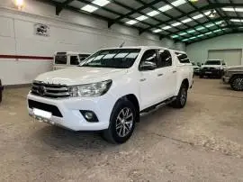 Toyota Hilux 2.4 D4D VX AUT, 36.800 €