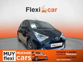 Toyota Aygo 1.0 70 x-play, 13.490 €