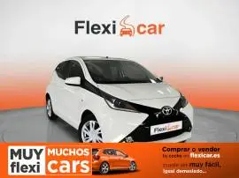 Toyota Aygo 1.0 70 x-play, 11.490 €